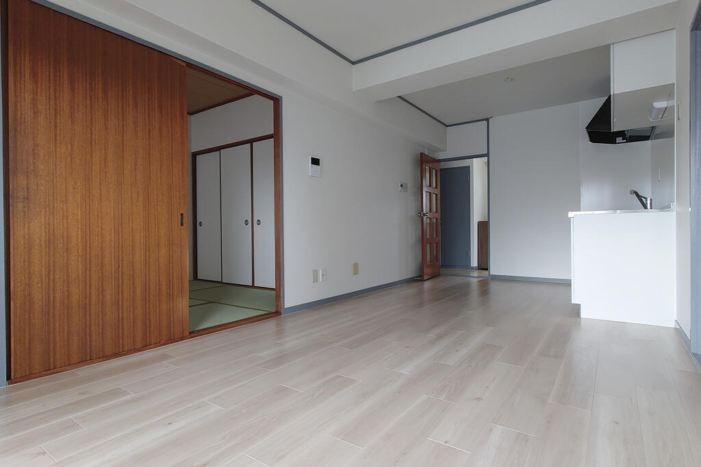 ハイツ本山の居間写真