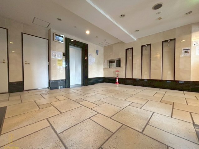 ロビー　プレサンス難波OCAT前
