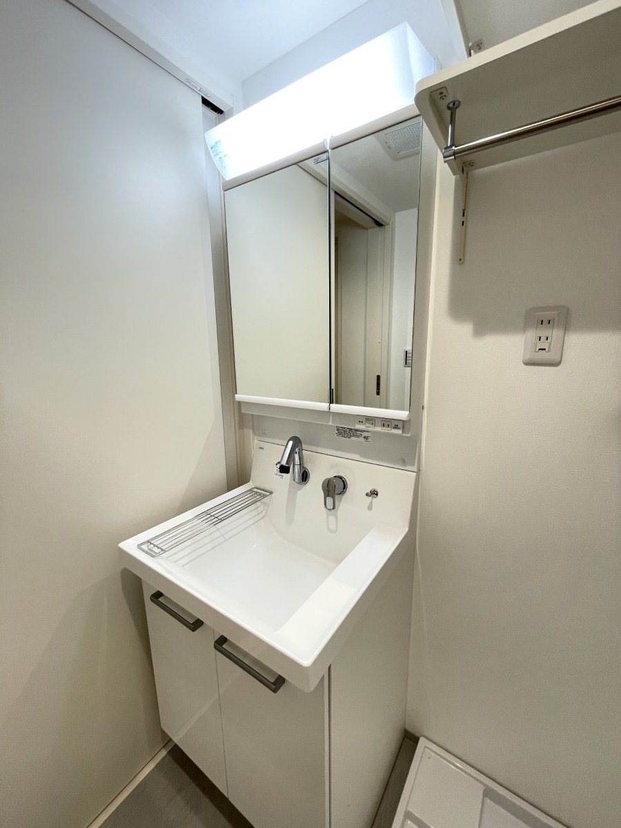 洗面設備　別部屋参照写真