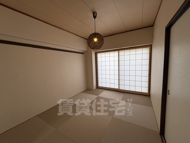 地下鉄東西線 東野駅 徒歩4分 10階建 築47年の内装写真