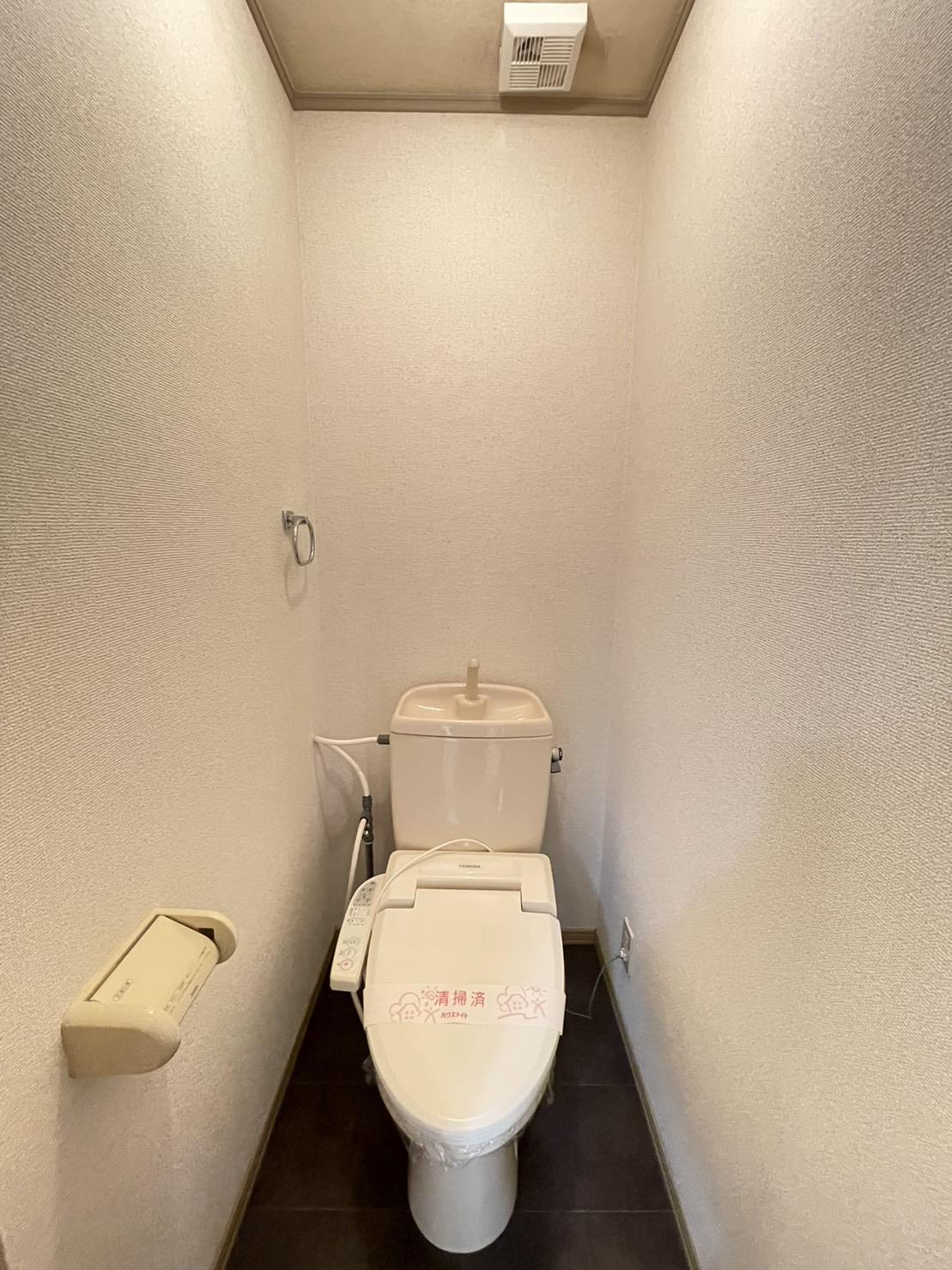 トイレ　温水洗浄便座