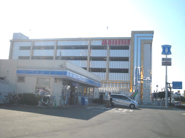 コンビニ　ローソン岸和田小松里町南店（コンビニ）まで140m