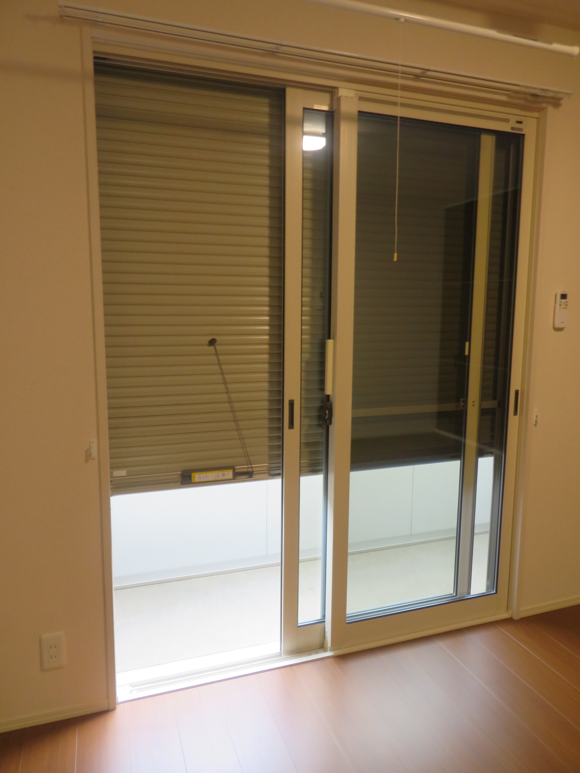 その他　2階のお部屋でもシャッターがあり安心です！