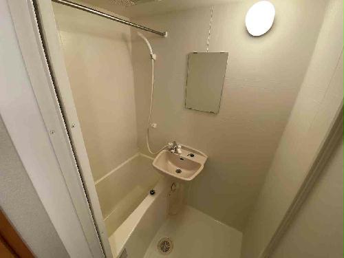 バス・シャワールーム　設備・仕様は号室により異なる為、現況を優先致します。