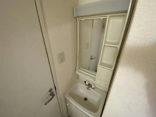 洗面設備　設備・仕様は号室により異なる為、現況を優先致します。