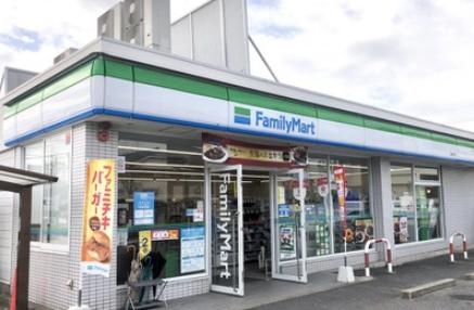 コンビニ　ファミリーマート新赤坪店（コンビニ）まで213m