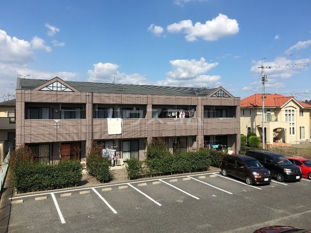太田市由良町のアパートの建物外観