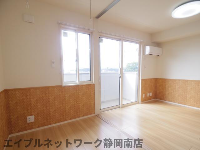 その他部屋・スペース　明るい色調の室内です