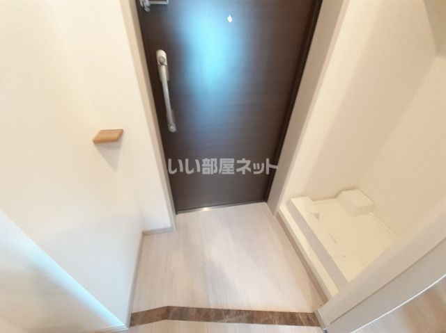 【神戸市中央区下山手通のマンションの玄関】