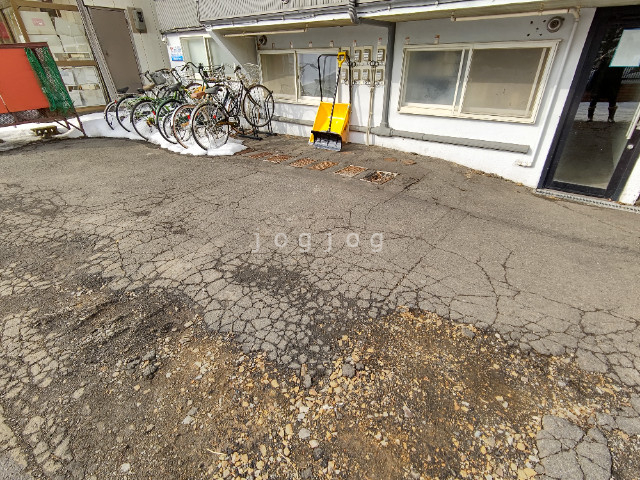 【サンテラス文京台壱番館の駐車場】