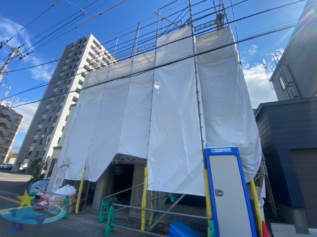 【札幌市西区発寒六条のマンションの建物外観】