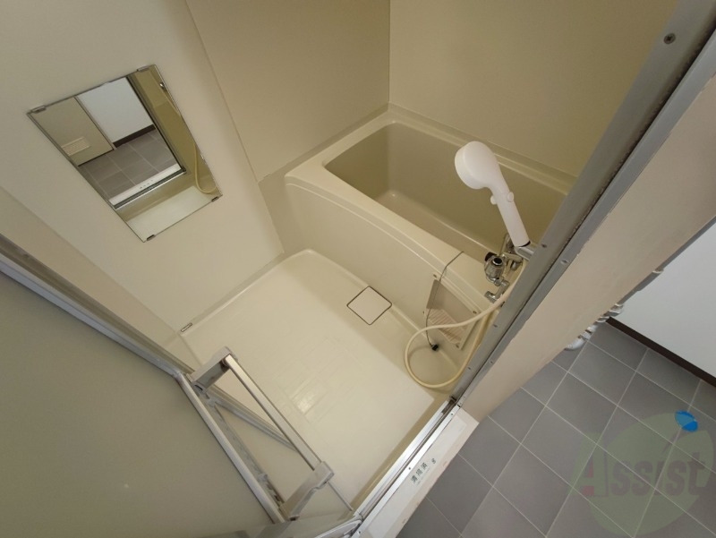 バス・シャワールーム　ユニットバスです。疲れを癒すのに欠かせませんね！