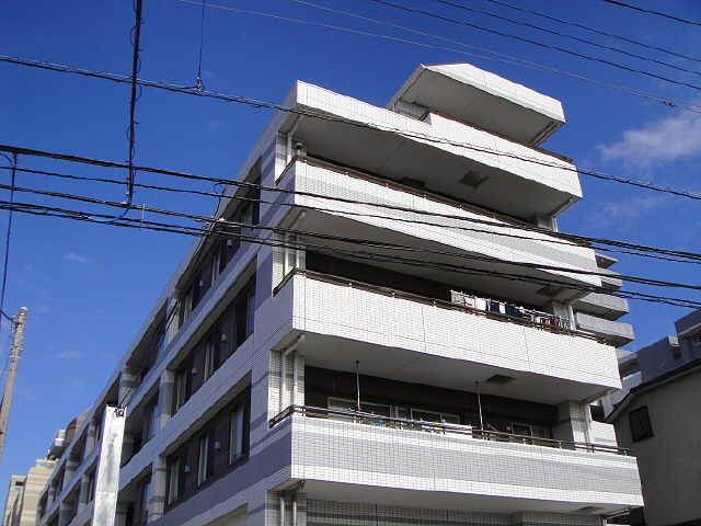 府中市西府町のマンションの建物外観