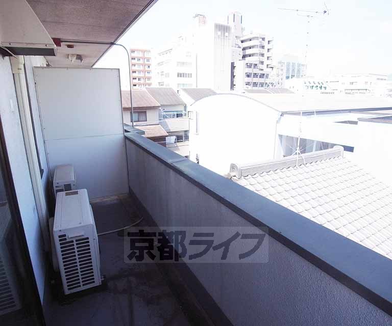 【京都市右京区西院三蔵町のマンションのバルコニー】