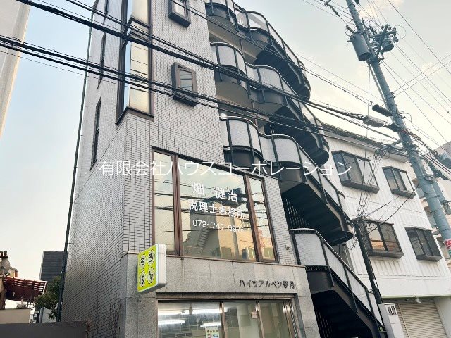 伊丹市伊丹のマンションの建物外観