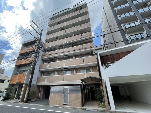 広島市中区河原町のマンションの建物外観