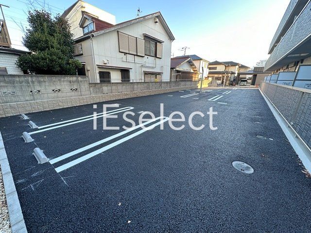 【千葉市稲毛区穴川のアパートの駐車場】