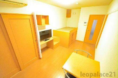 居室・リビング　1Fのお部屋はフローリングです。