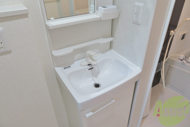 洗面設備　独立洗面台！毎朝の準備はここでバッチリ完璧ですね！