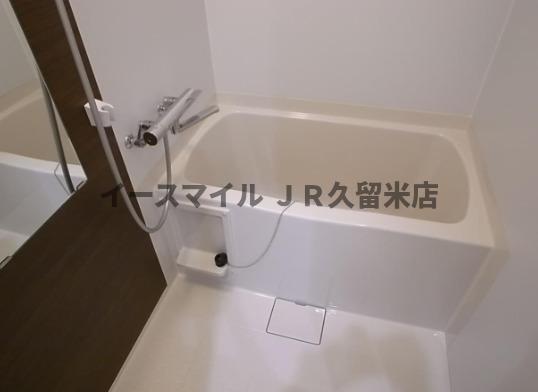 バス・シャワールーム　落ち着いた空間のお風呂です