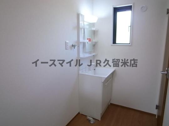 洗面設備　独立洗面台あり、毎朝おしゃれに忙しい女性の方におすすめです