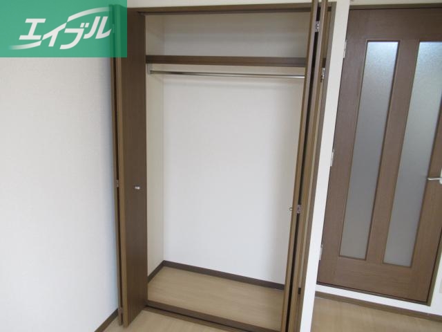 収納　洋室クローゼット