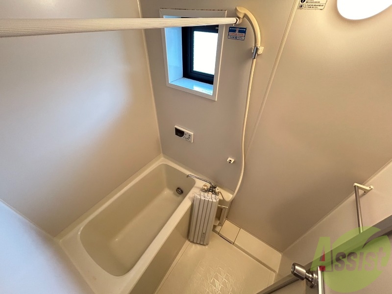 バス・シャワールーム　浴室になります。一日の疲れを癒しましょう。