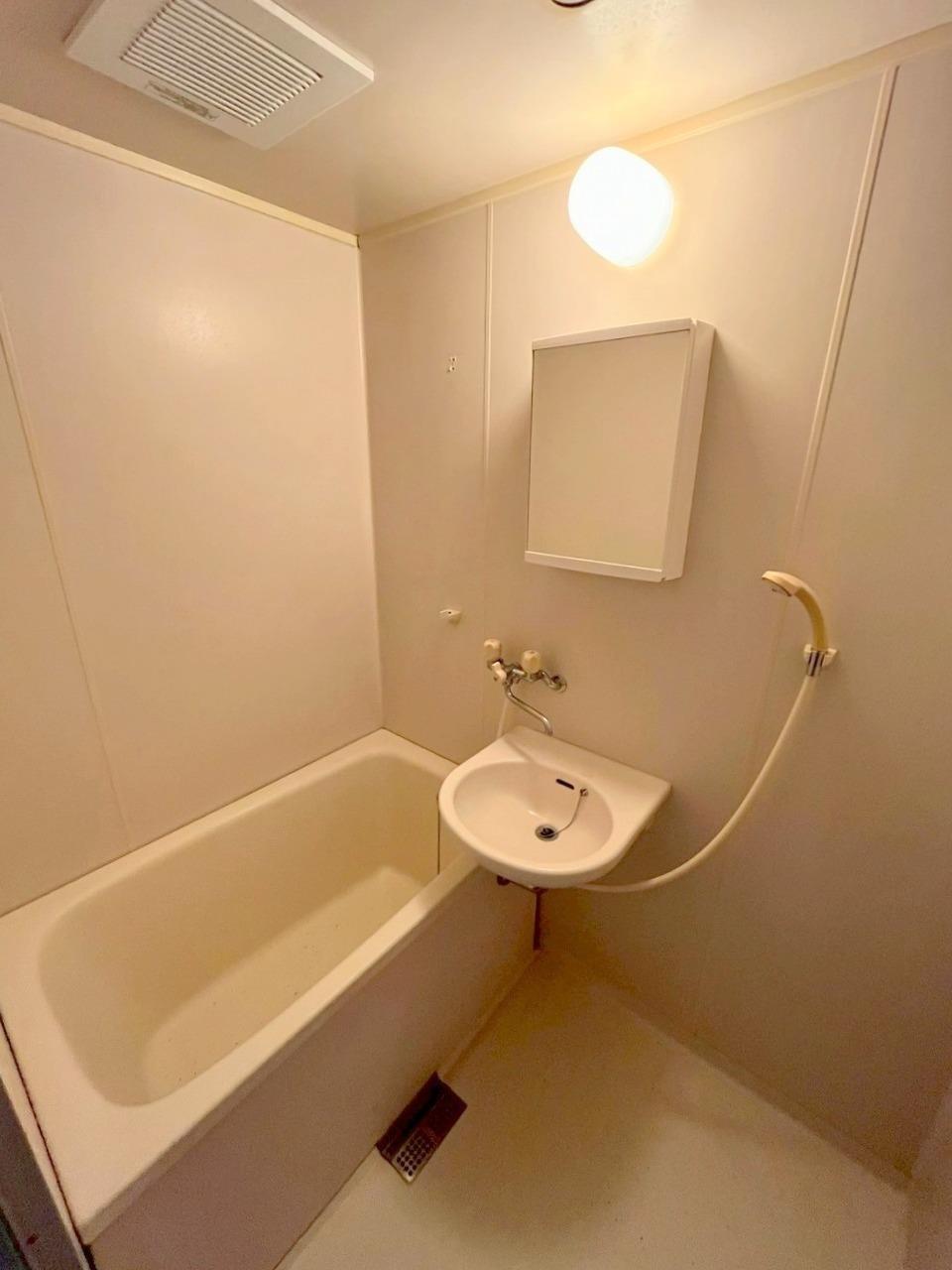 バス・シャワールーム　バスルーム