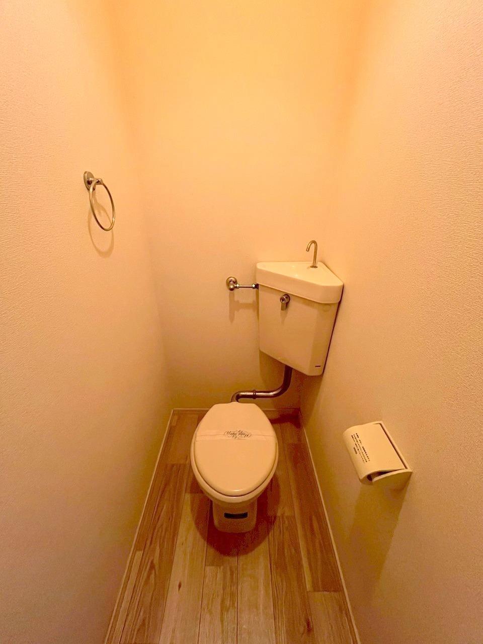 トイレ　トイレ