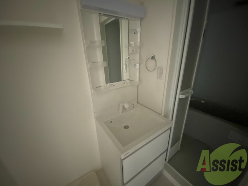 洗面設備　洗面台は独立しています。朝の身支度はこちらでどうぞ～