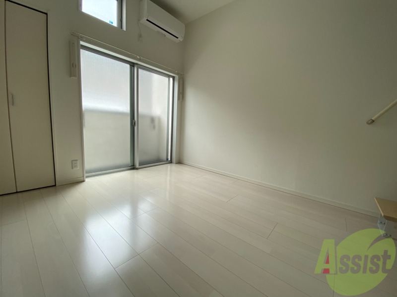 居室・リビング　１Ｒなので寝室とリビングは同室になります。