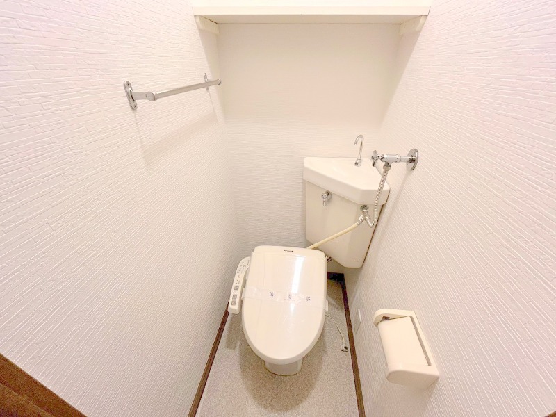 トイレ　ウォシュレット付き♪
