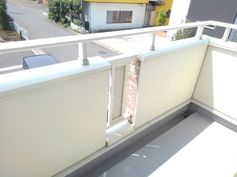 バルコニー　図面と現状に相違がある場合には現状を優先