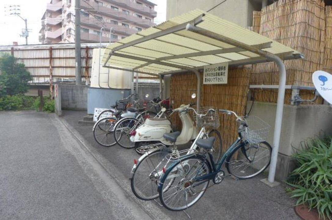駐車場　駐輪場