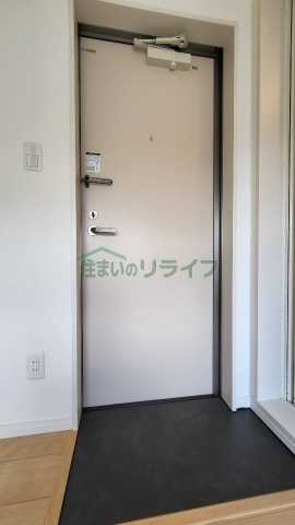 玄関　別部屋参考写真となります。