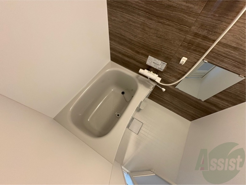 バス・シャワールーム　お風呂になります。一日の疲れを癒してくださいね。