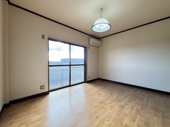 居室・リビング　※別号室のお写真となります※現況優先