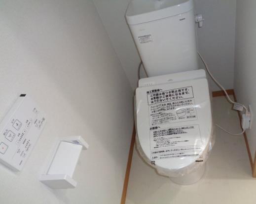 トイレ　温水洗浄便座