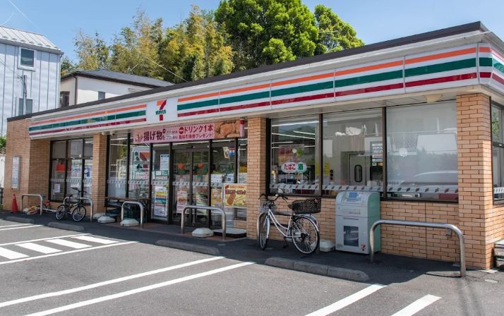 コンビニ　セブンイレブン世田谷経堂本町通り店（コンビニ）まで178m
