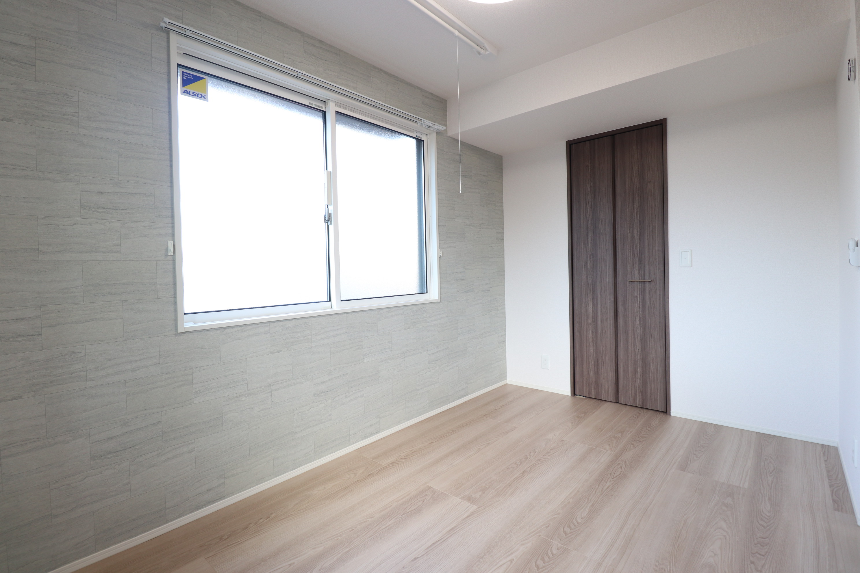 その他部屋・スペース　壁紙がとっても素敵な洋室♪