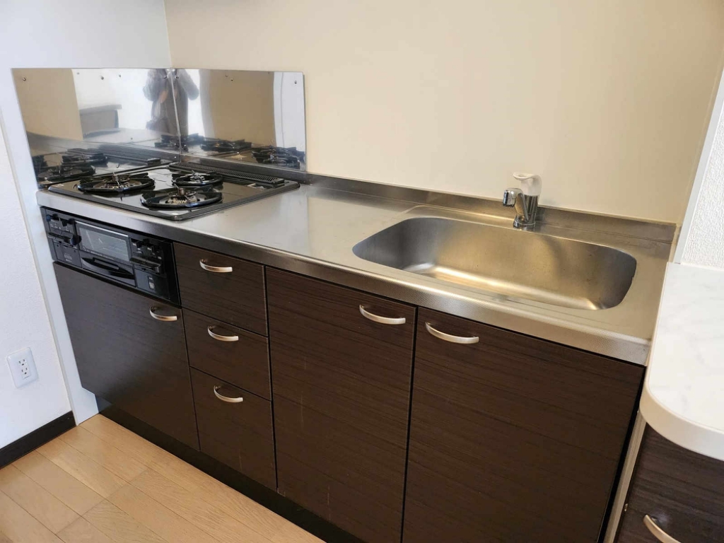 キッチン　実際のお部屋と異なる場合がございます。