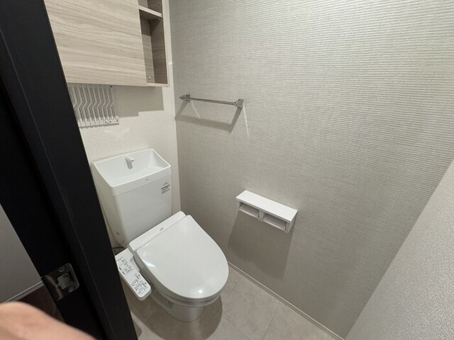 トイレ　３０１　温水洗浄暖房便座トイレ