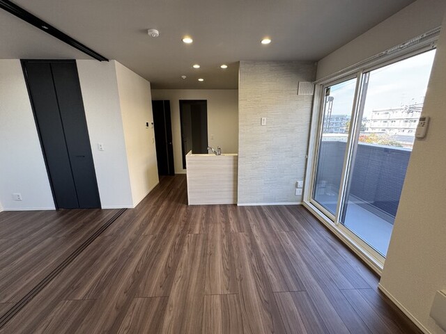 居室・リビング　３０１　ＬＤＫ