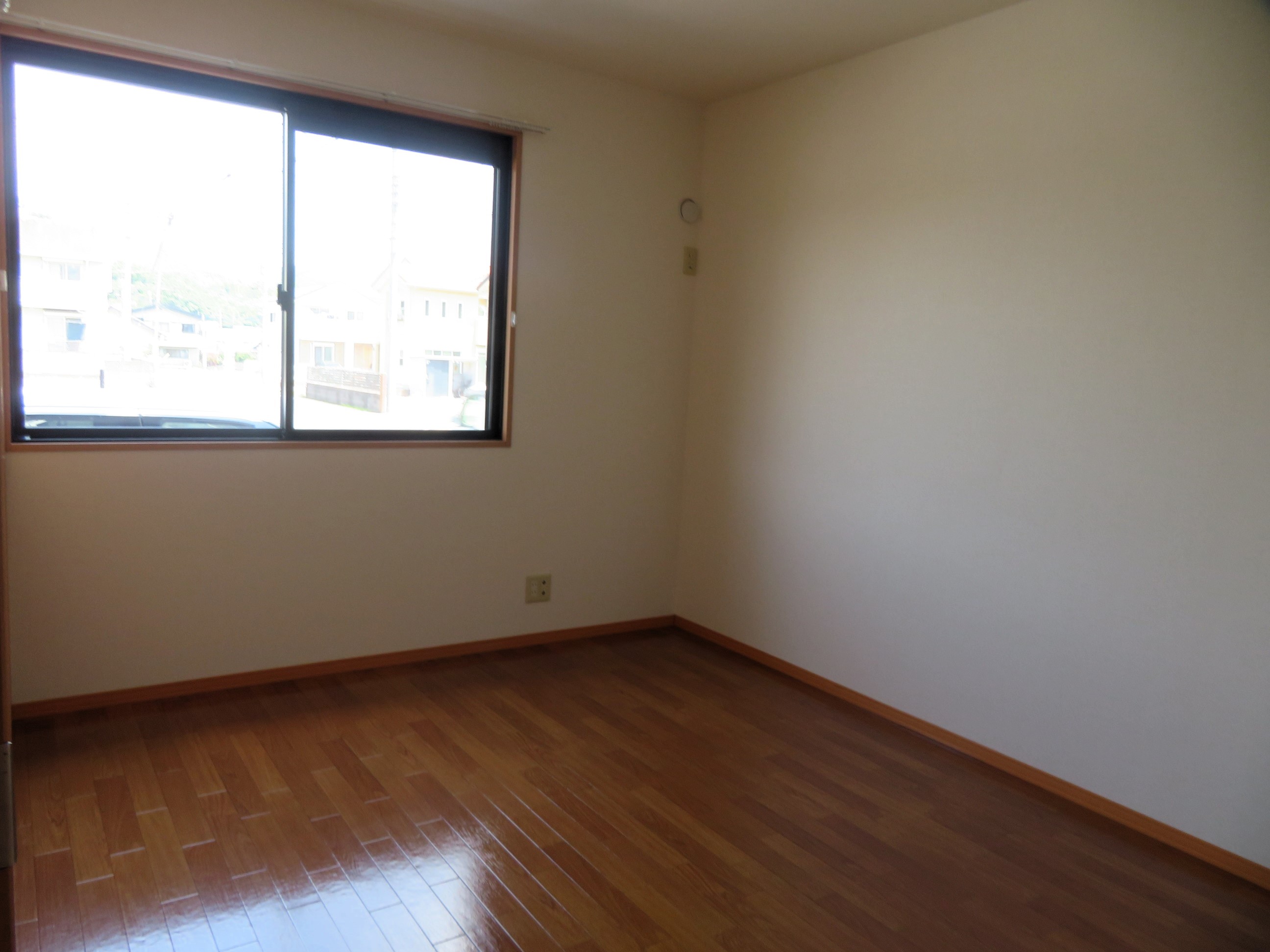 その他部屋・スペース　6帖の洋室と7帖の和室が御座います。