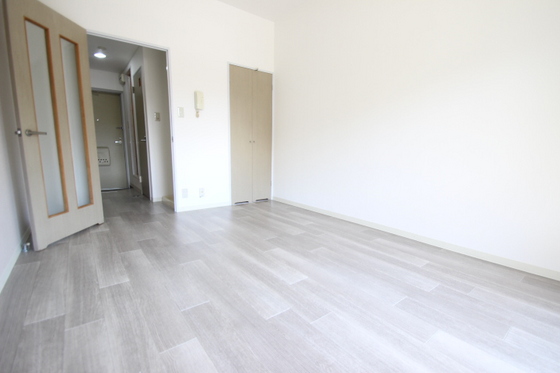 居室・リビング　※別部屋の写真です