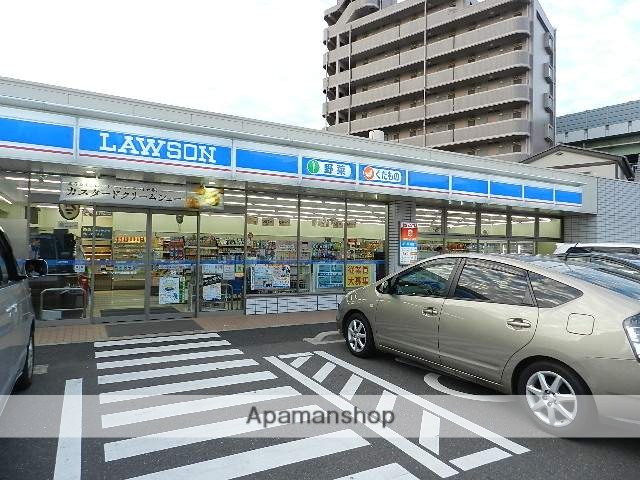 コンビニ　ローソン小倉田町東店（コンビニ）まで320m