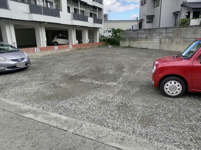 駐車場　駐車場