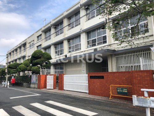 小学校　大阪市立南田辺小学校（小学校）まで685m