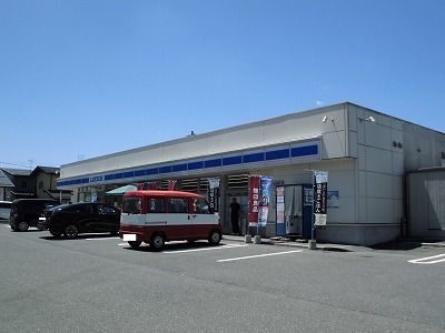 コンビニ　ローソン（コンビニ）まで500m
