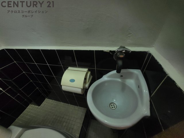 洗面設備　トイレ内に洗面あります。